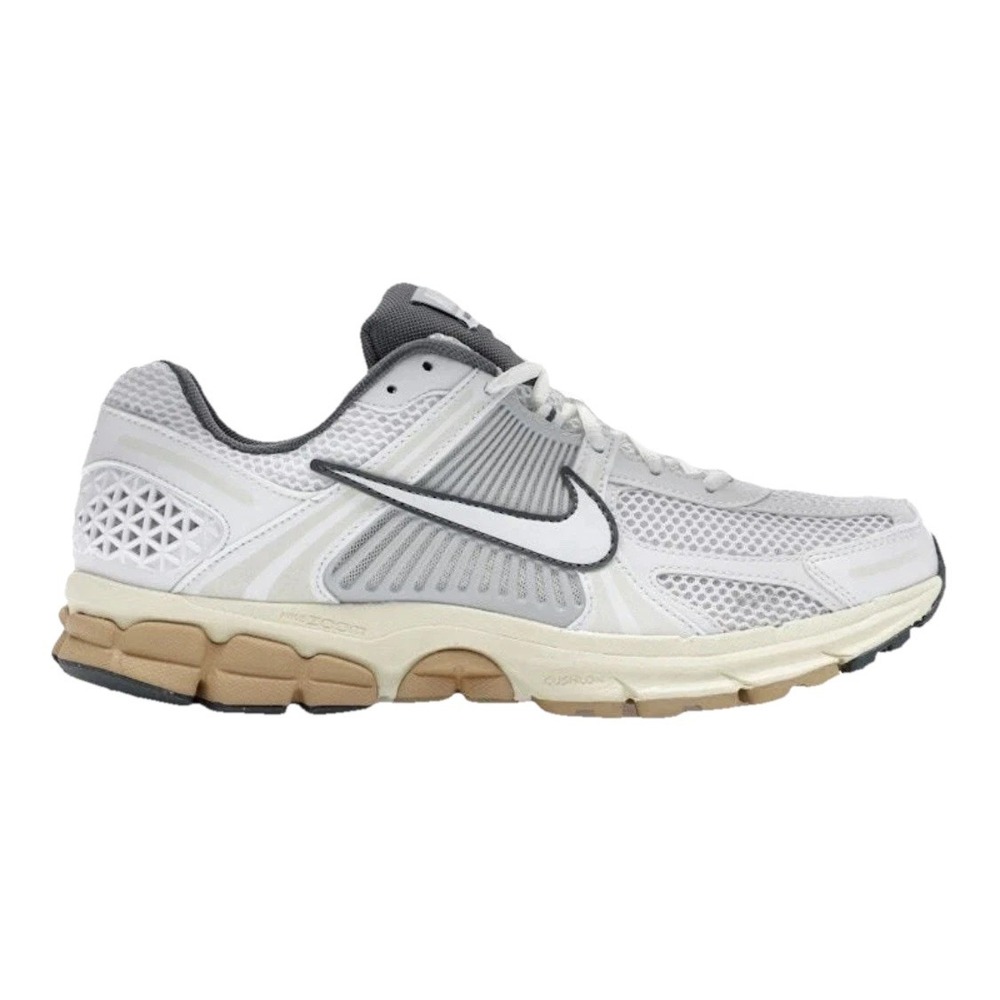 Nike Zoom Vomero 5 shoe FJ2028-101 Women's Sz 11 / Mens 9.5